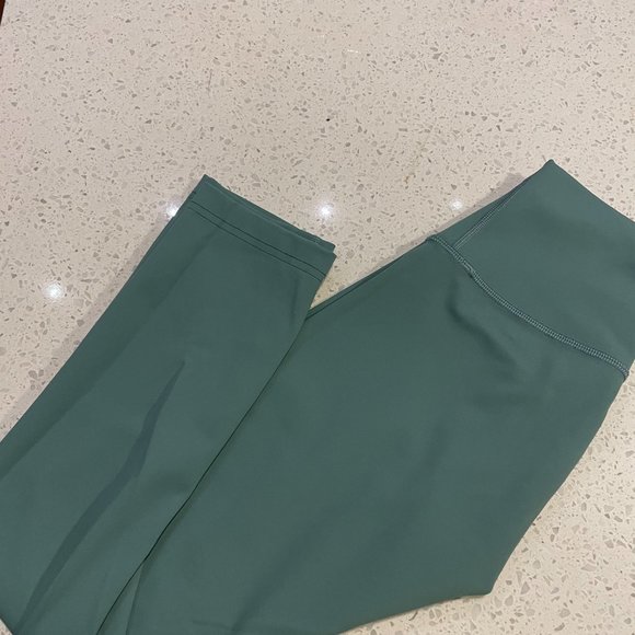 Wunder Under *Cropped 21" - Picture 3 of 5